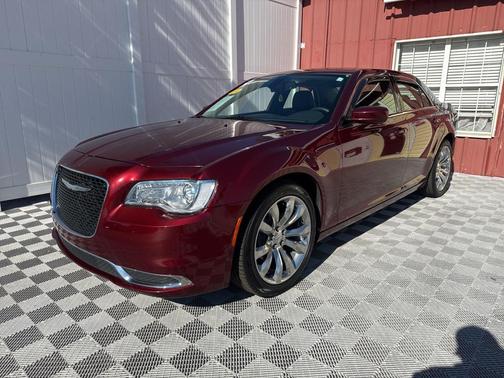 2017 Chrysler 300 Limited