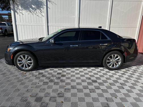 2017 Chrysler 300C Base