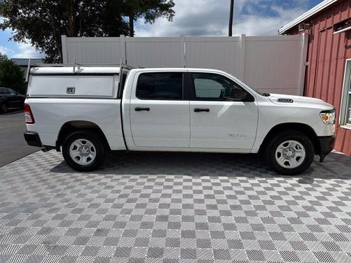 Bright White Clearcoat 2022 RAM 1500 Tradesman