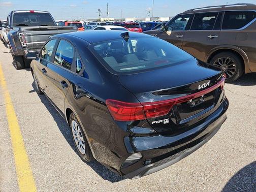 2022 Kia Forte FE