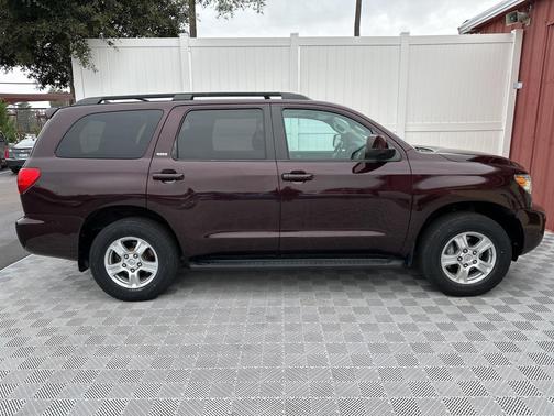 2016 Toyota Sequoia SR5