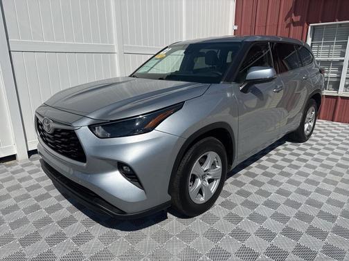 2022 Toyota Highlander LE