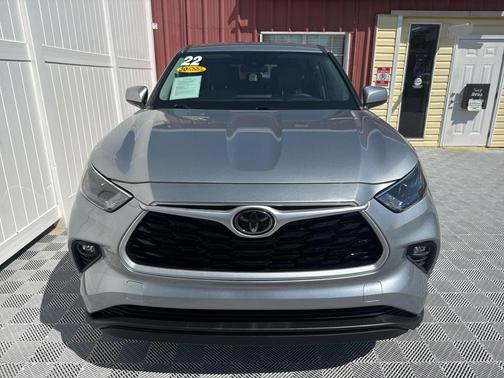 2022 Toyota Highlander LE