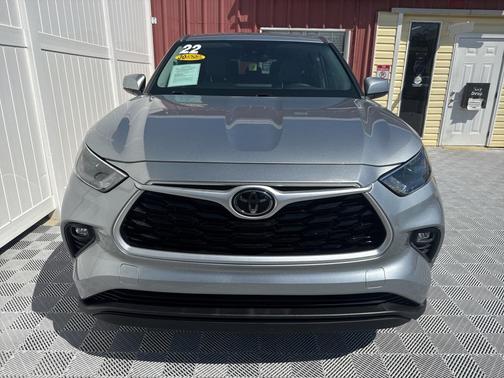 2022 Toyota Highlander LE