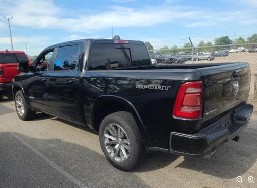 Diamond Black Crystal Pearlcoat 2020 RAM 1500 Laramie
