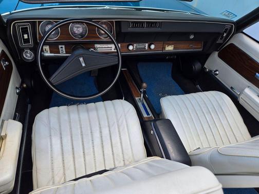 Blue 1972 Oldsmobile Cutlass Supreme