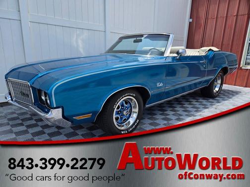Blue 1972 Oldsmobile Cutlass Supreme
