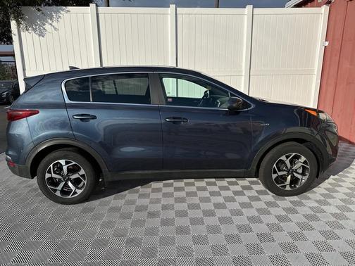 2022 Kia Sportage LX