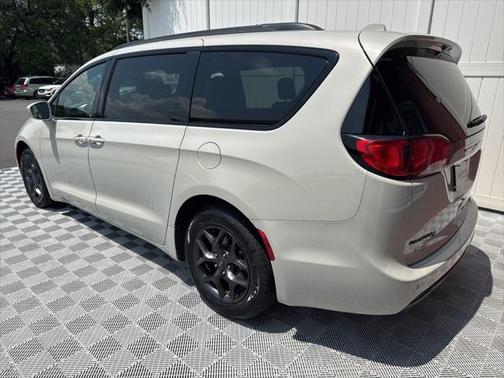 2020 Chrysler Pacifica Touring-L Plus