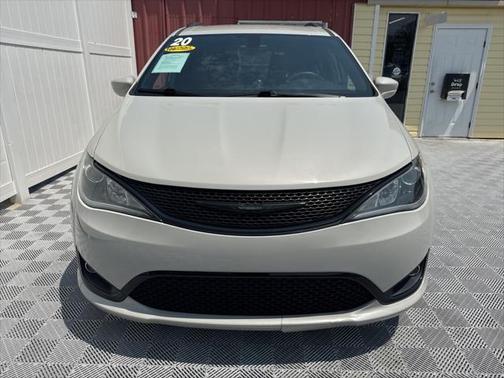 2020 Chrysler Pacifica Touring-L Plus