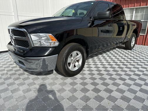 2019 RAM 1500 SLT