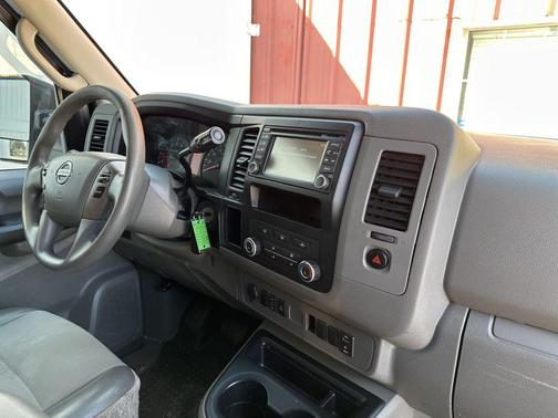 2015 Nissan NV Cargo NV3500 HD S V8