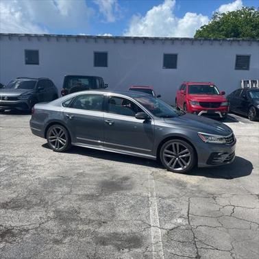 2017 Volkswagen Passat 1.8T R-Line w/Comfort