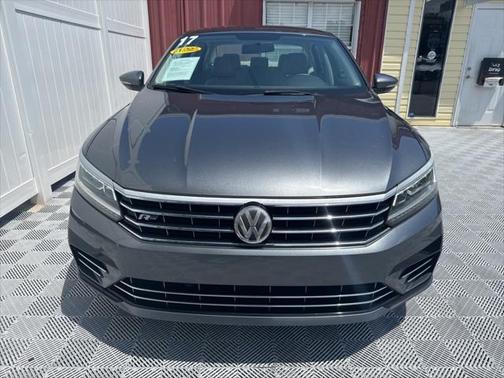 2017 Volkswagen Passat 1.8T R-Line w/Comfort