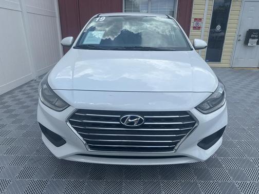2019 Hyundai Accent SE