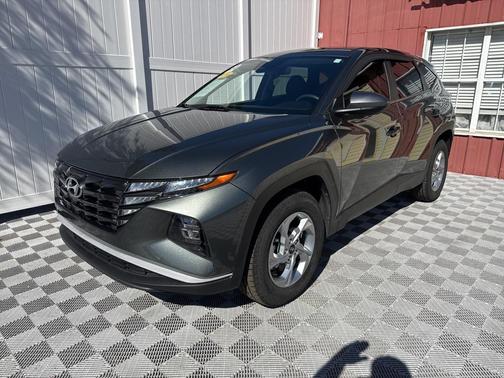 2022 Hyundai TUCSON SE