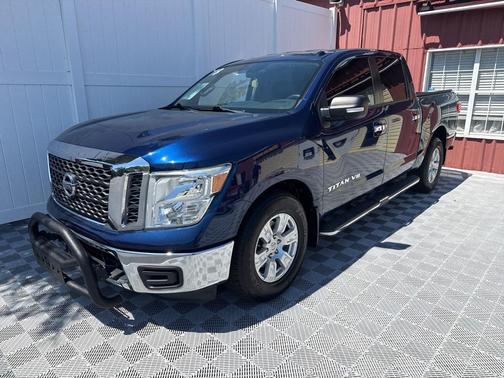 2018 Nissan Titan SV
