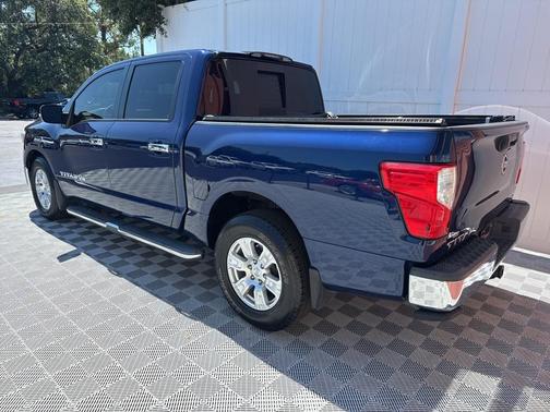 2018 Nissan Titan SV