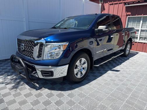 2018 Nissan Titan SV