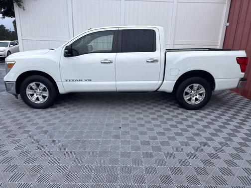 2019 Nissan Titan SV