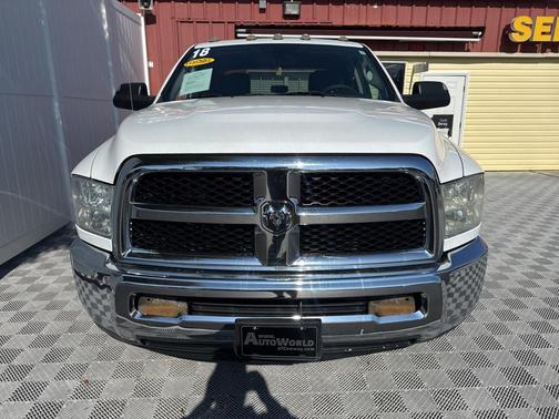 2018 RAM 2500 Tradesman Crew Cab 4x4 8' Box