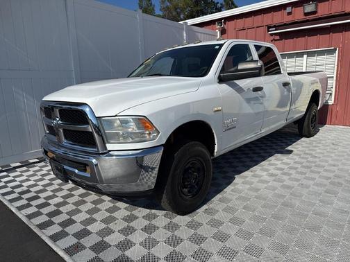 2018 RAM 2500 Tradesman Crew Cab 4x4 8' Box
