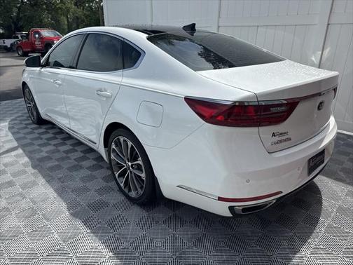 2018 Kia Cadenza Technology