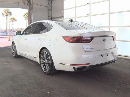 2018 Kia Cadenza Technology