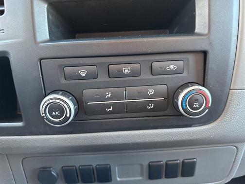 2017 Nissan NV Cargo NV2500 HD S V6