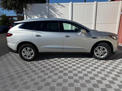 2018 Buick Enclave Essence