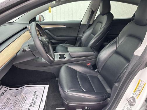 2022 Tesla Model 3 Standard Range