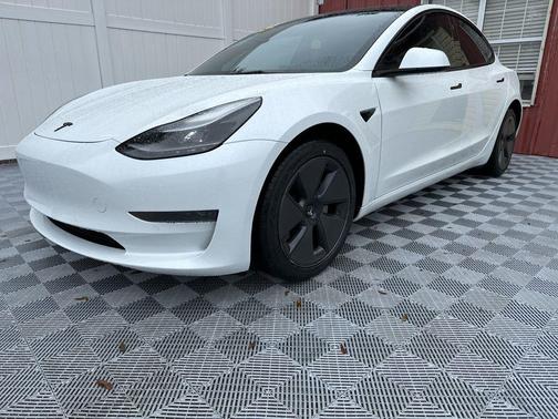 2022 Tesla Model 3 Standard Range
