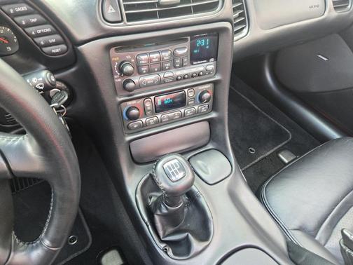 2004 Chevrolet Corvette Base