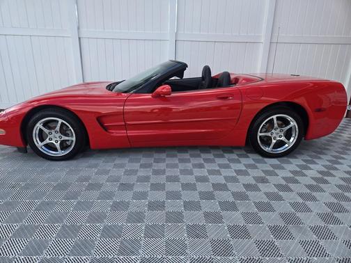 2004 Chevrolet Corvette Base