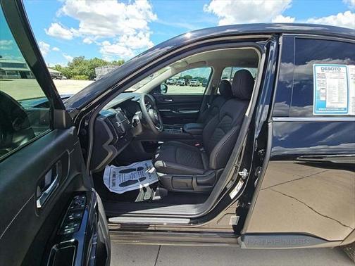 2022 Nissan Pathfinder S 2WD