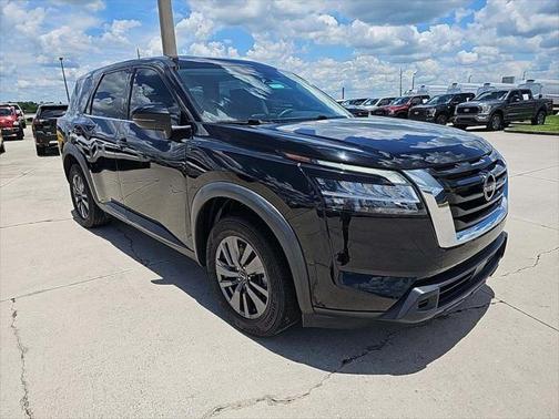 2022 Nissan Pathfinder S 2WD