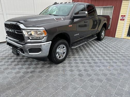 2019 RAM 2500 Tradesman Crew Cab 4x4 6'4' Box