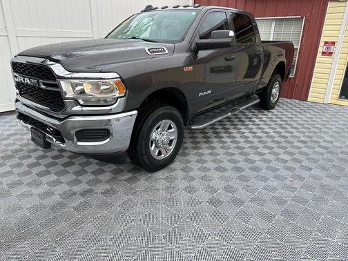 2019 RAM 2500 Tradesman Crew Cab 4x4 6'4' Box