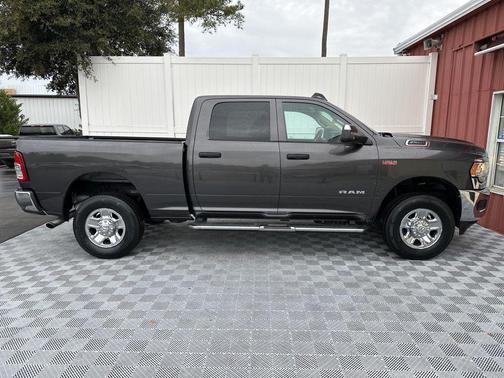 2019 RAM 2500 Tradesman Crew Cab 4x4 6'4' Box