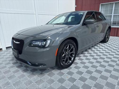 2018 Chrysler 300 S
