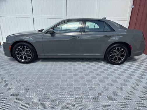 2018 Chrysler 300 S