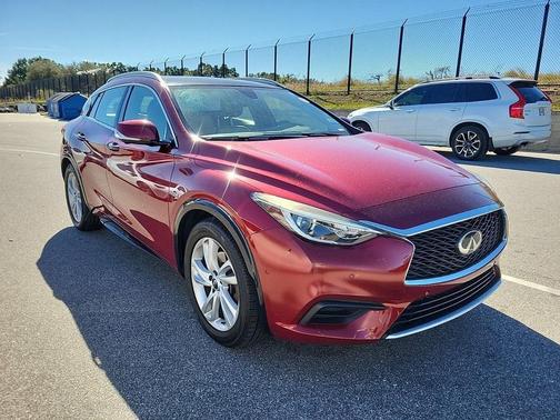 2019 INFINITI QX30 LUXE