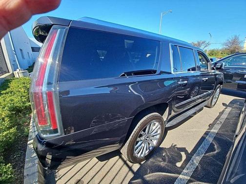 2019 Cadillac Escalade ESV Premium Luxury