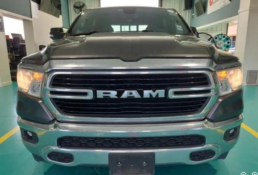 Granite Crystal Metallic Clearcoat 2020 RAM 1500 Big Horn/Lone Star