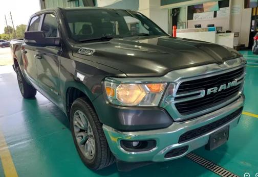 Granite Crystal Metallic Clearcoat 2020 RAM 1500 Big Horn/Lone Star