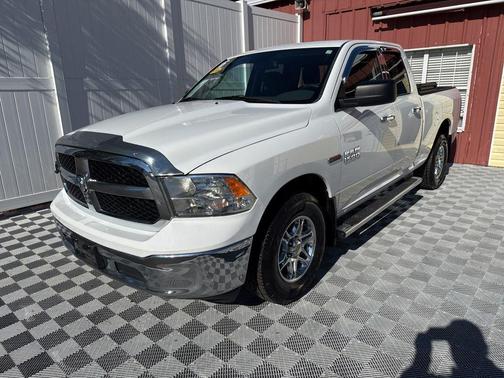 2016 RAM 1500 SLT