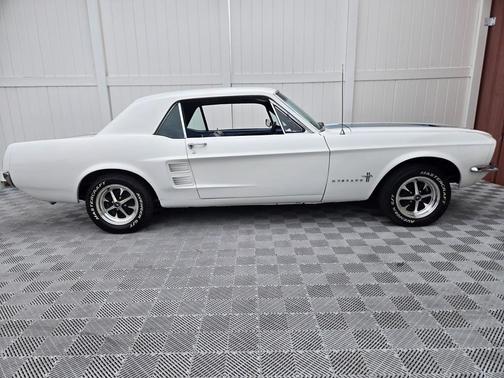 1967 Ford Mustang Base