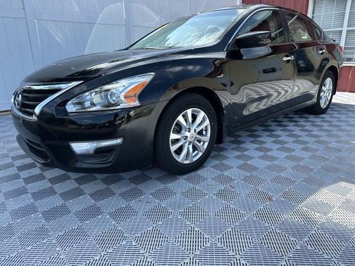 Super Black 2015 Nissan Altima 2.5 S