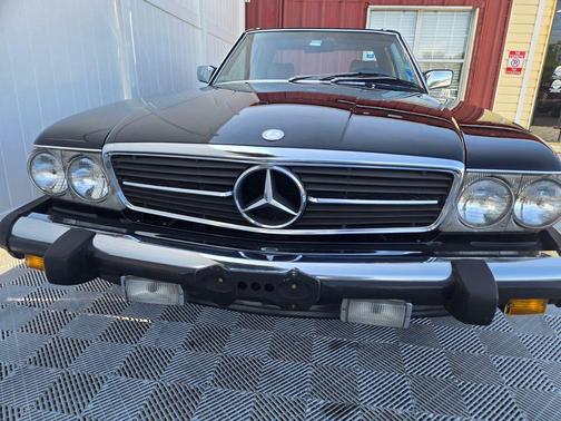 Black 1988 Mercedes-Benz S-Class 560 SL