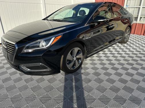 2017 Hyundai SONATA Hybrid Limited